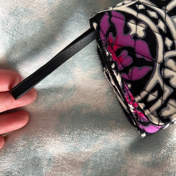 Vera Bradley RFID 3 in1 Crossbody Scroll Medallion Wristlet Mini Handbag MSRP$75 - Picture 6 of 7
